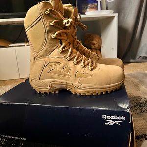 RAPID RESPONSERB
8" STEALTH TACTICAL BOOT
WITH SIDE ZIPPER